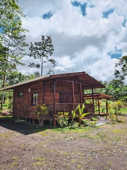 Cabañas Don Ramiro,Guayabo>>Fortuna,3 star