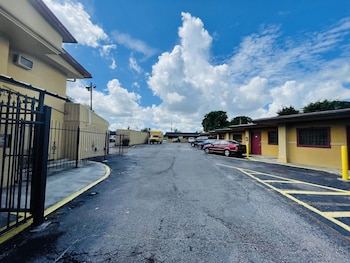 royal palms motel