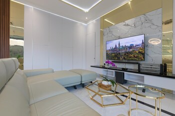 villa louis legian by nagisa bali