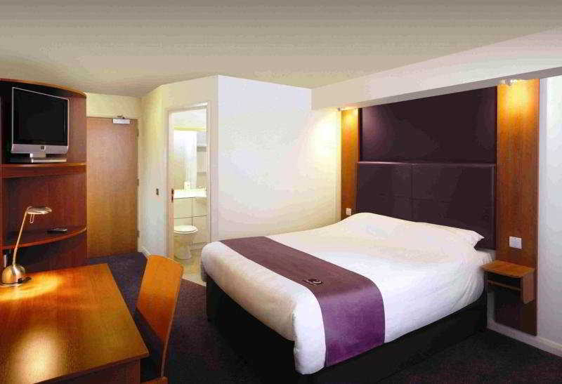 premier inn glasgow cc south