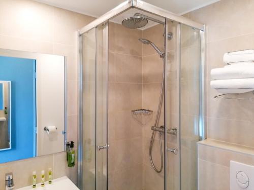 hotel du centre un hotel ammi