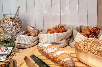 hotel du centre un hotel ammi