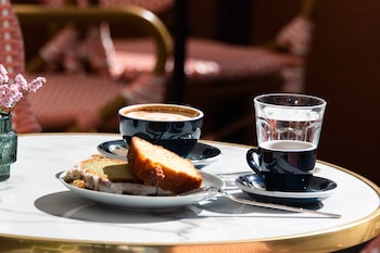 hotel du centre un hotel ammi