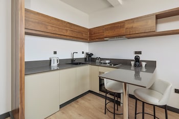 bayview hills luxury residences