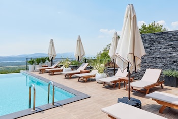 bayview hills luxury residences