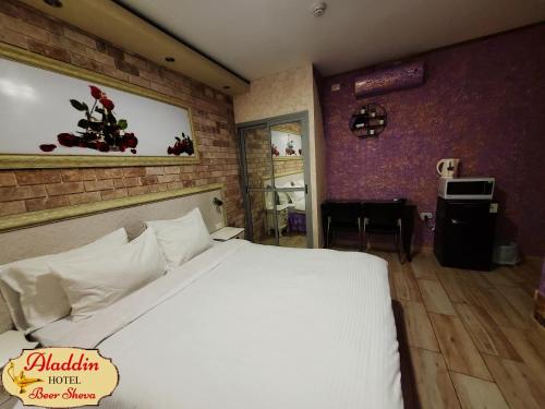 aladdin hotel
