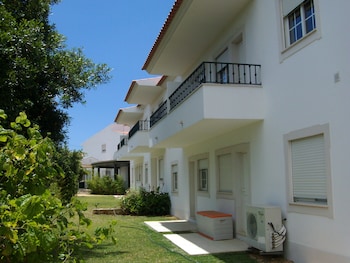 iconic apartment with 2 bedrooms and full kitchen 2 apts by redawning