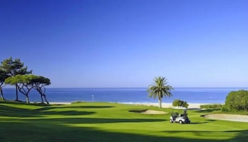 iconic apartment with 2 bedrooms and full kitchen 2 apts by redawning