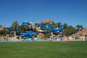 iconic apartment with 2 bedrooms and full kitchen 2 apts by redawning