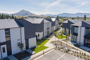 alpine junction townhouse apartments