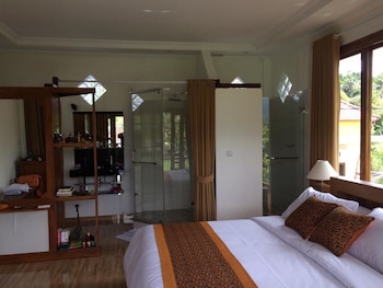 the champuhan villa honeymoon villa with rice field view