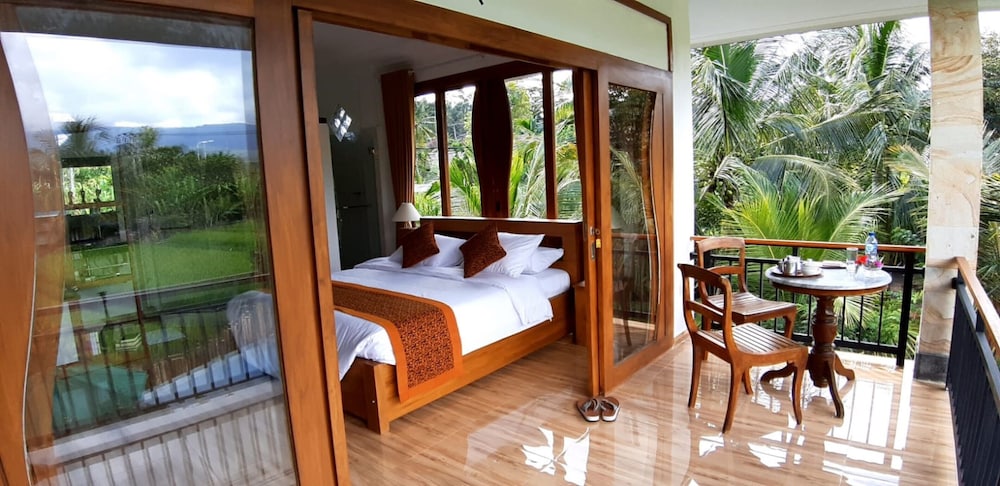 the champuhan villa honeymoon villa with rice field view