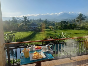 the champuhan villa honeymoon villa with rice field view