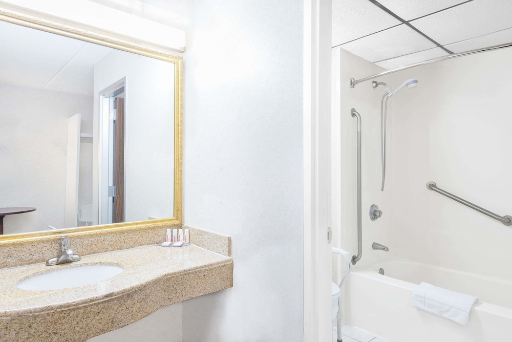 howard johnson by wyndham saugerties