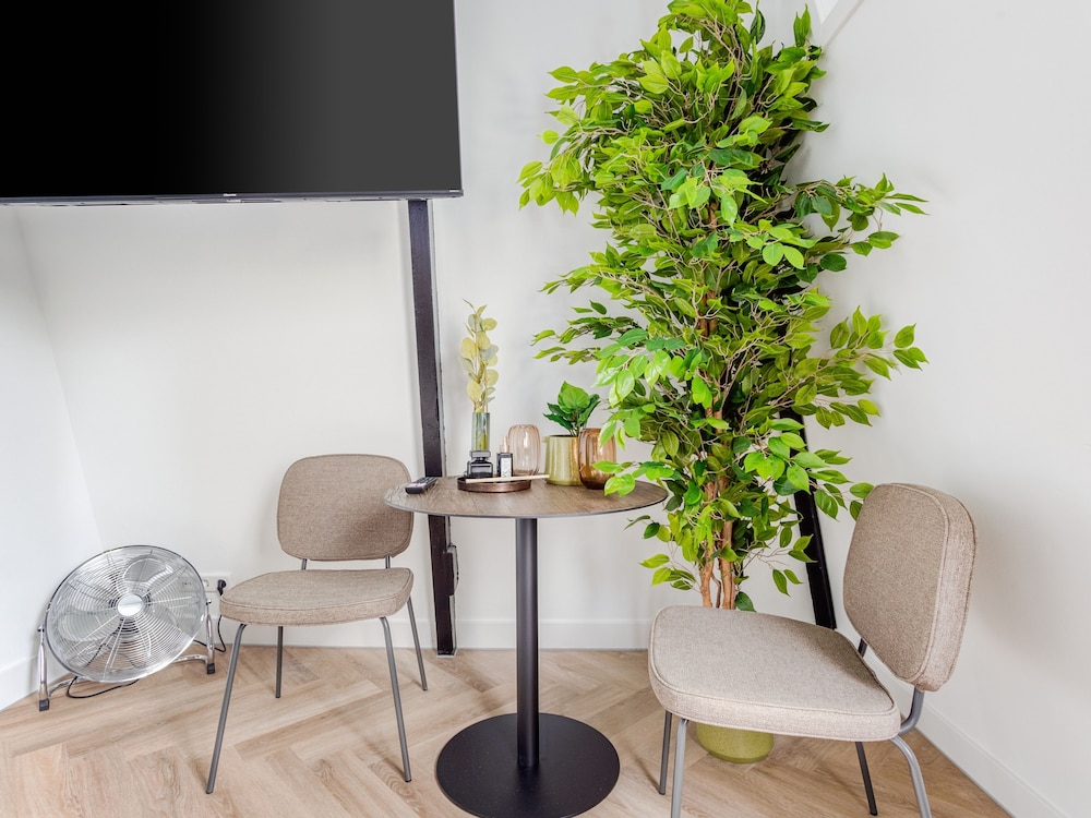 limehome amsterdam hemonystraat