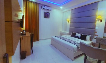 olympus hotel and suites