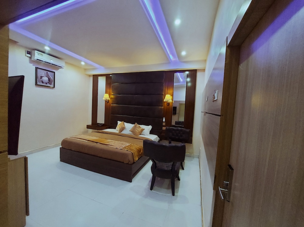 olympus hotel and suites