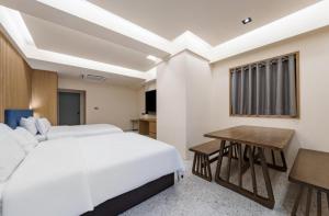 hound hotel