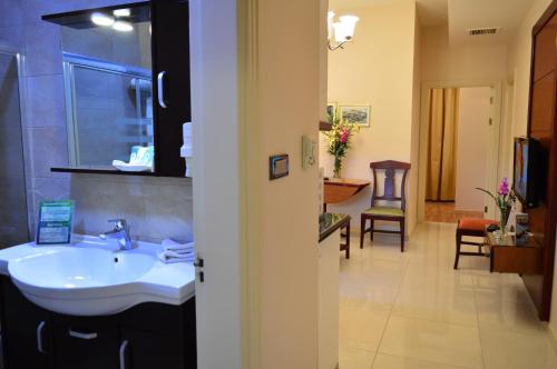 comfort hotel suites