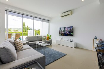 modern 4 bedroom pool villa pmk a6