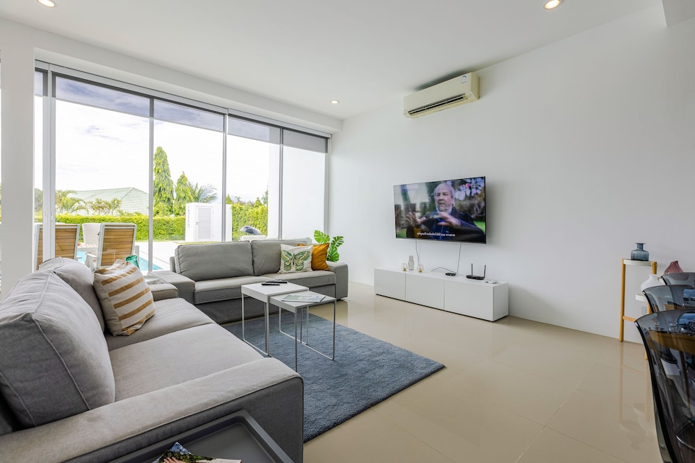 modern 4 bedroom pool villa pmk a6