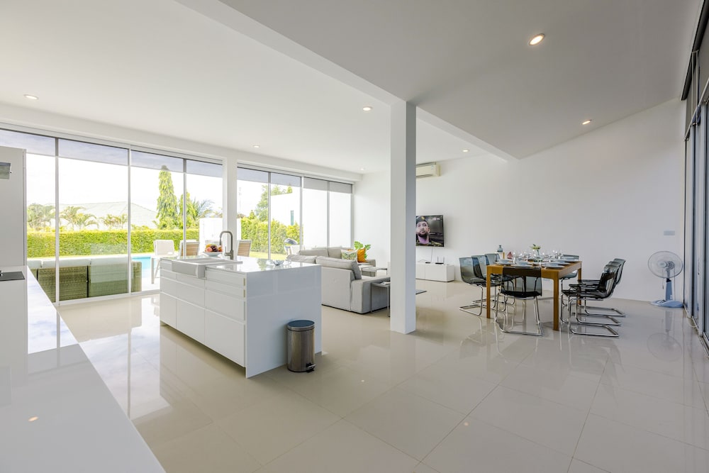 modern 4 bedroom pool villa pmk a6