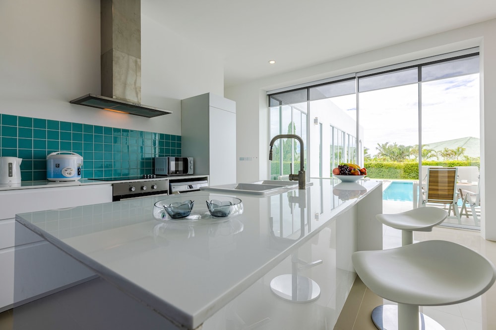 modern 4 bedroom pool villa pmk a6