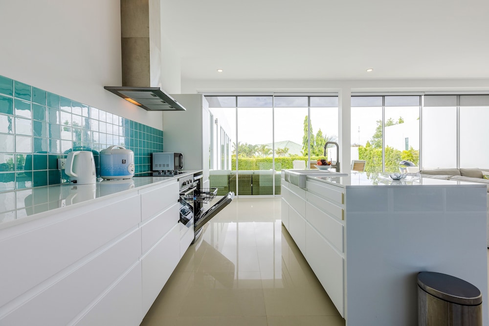 modern 4 bedroom pool villa pmk a6