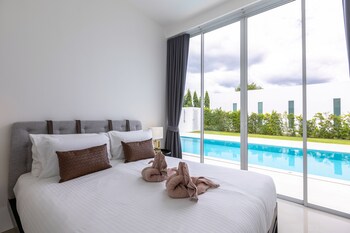 modern 4 bedroom pool villa pmk a6