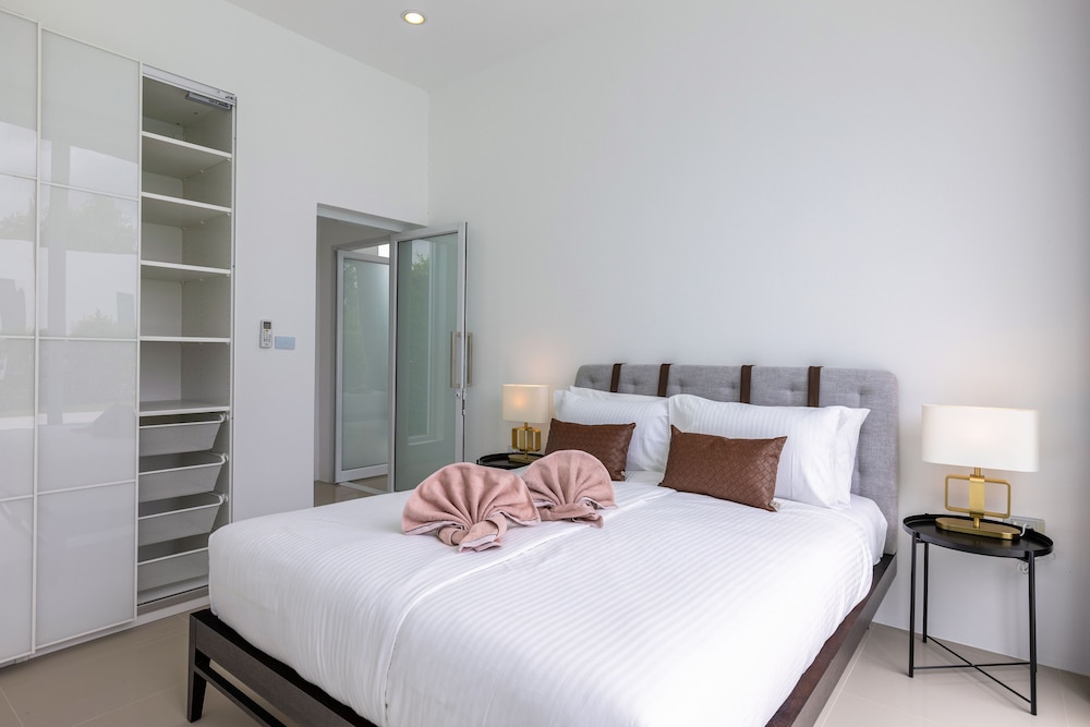 modern 4 bedroom pool villa pmk a6