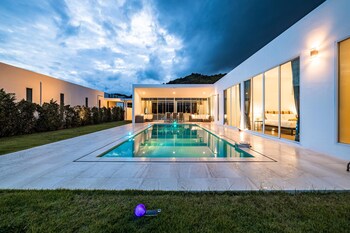 modern 4 bedroom pool villa pmk a6