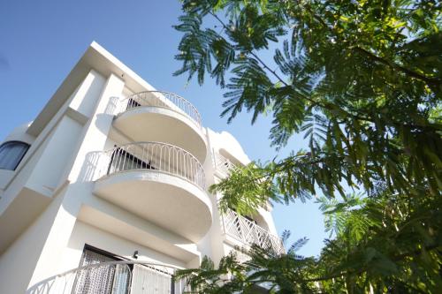 icon beach suites hotel