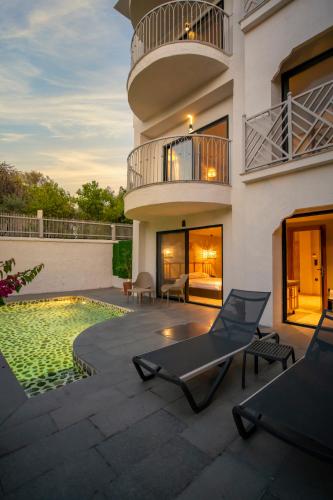 icon beach suites hotel
