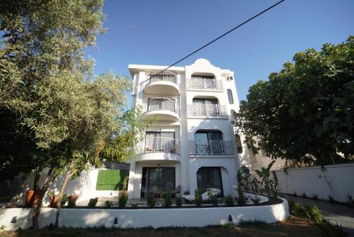 icon beach suites hotel