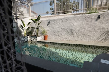 icon beach suites hotel