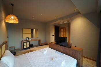 icon beach suites hotel