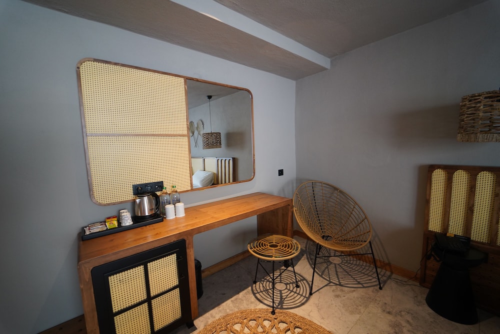 icon beach suites hotel