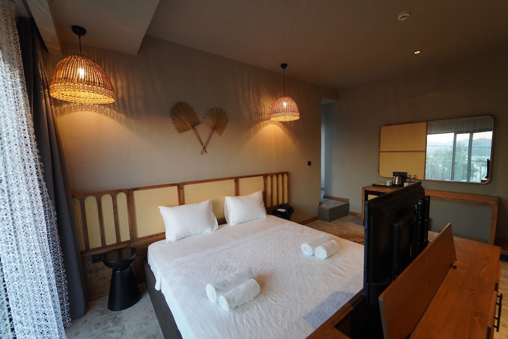 icon beach suites hotel