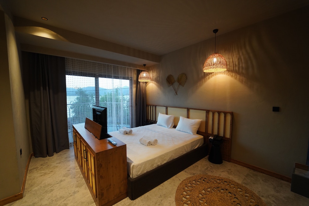 icon beach suites hotel
