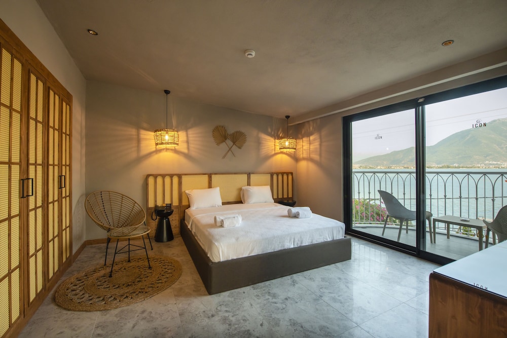 icon beach suites hotel