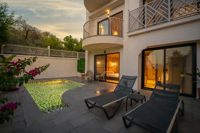 icon beach suites hotel