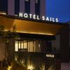 hotel sails