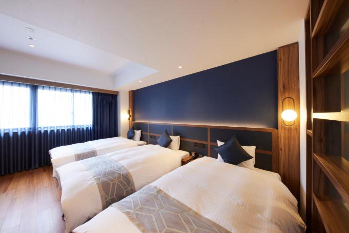 hotel sails