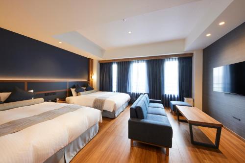 hotel sails