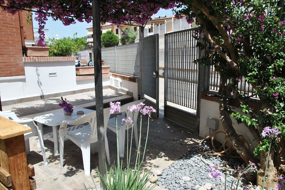 la bouganville studio 400 m from the sea