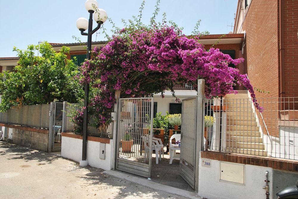la bouganville studio 400 m from the sea