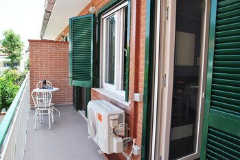 la bouganville studio 400 m from the sea