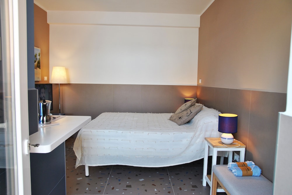 la bouganville studio 400 m from the sea