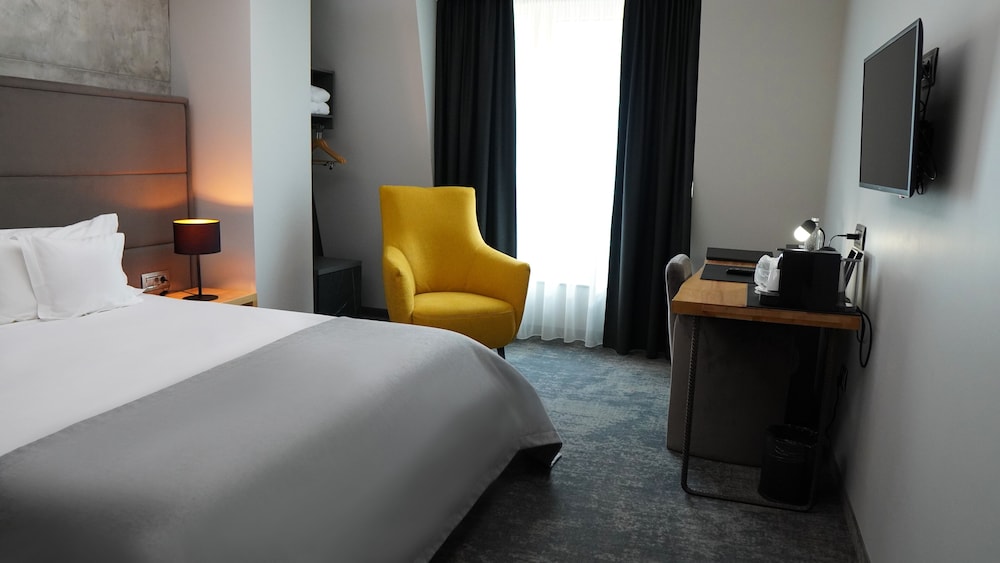 aniroc signature hotel