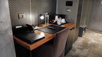 aniroc signature hotel